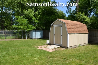 84 Ryan Ave in Warwick, RI - Foto de edificio - Building Photo