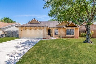 8021 Weather Vane Dr in Jacksonville, FL - Building Photo