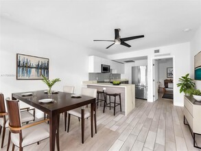 1000 7th St in Miami Beach, FL - Foto de edificio - Building Photo