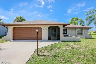 19480 Poppytree Ct in Lehigh Acres, FL - Building Photo