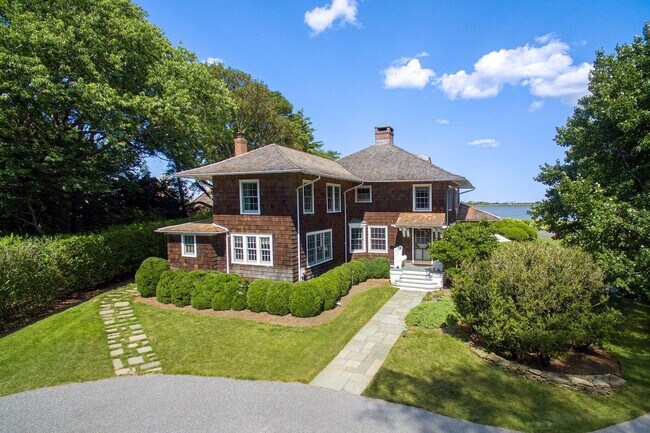 219 Quimby Ln in Bridgehampton, NY - Building Photo - Building Photo