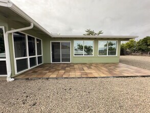 1301 Kuuna St in Kailua, HI - Building Photo - Building Photo