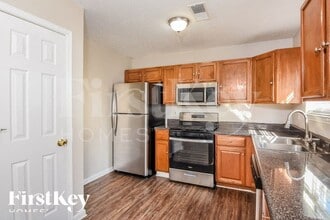 2332 Rambling Way in Lithonia, GA - Foto de edificio - Building Photo