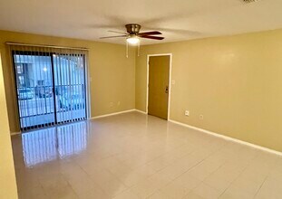 400 E Ulex Ave, Unit Apartment 4 in McAllen, TX - Building Photo - Building Photo