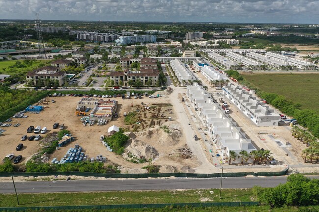 Redland Shores in Naranja, FL - Foto de edificio - Building Photo