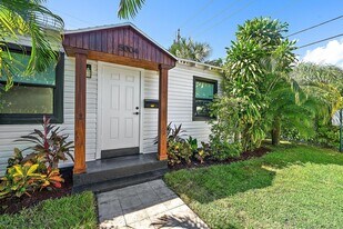 5004 Webster Ave in West Palm Beach, FL - Building Photo