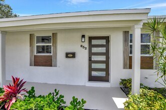 832 SW 10th Ave in Boca Raton, FL - Building Photo - Building Photo