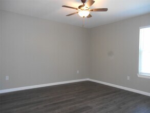 1547 Greenfield Rd in Hempstead, TX - Building Photo - Building Photo