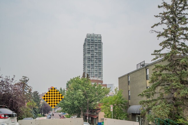 property at 930-2716 16 Ave SW