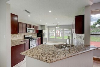 9318 Tree Branch Dr in Houston, TX - Building Photo - Building Photo