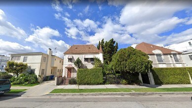 109 N King Road in Los Angeles, CA - Foto de edificio - Building Photo