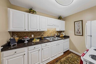 The Park at Marbella in Jacksonville, FL - Foto de edificio - Building Photo