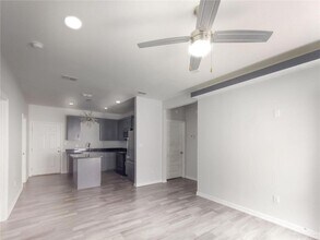 1001 N Maryland St, Unit 3 in Alton, TX - Building Photo - Building Photo