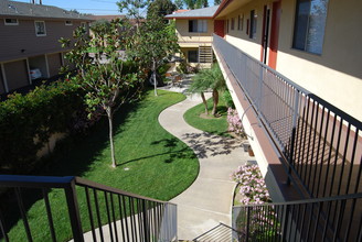 383 W Wilson St in Costa Mesa, CA - Building Photo - Building Photo