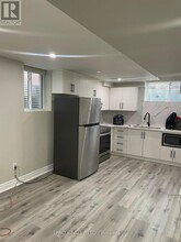 292 Windfields Farm Dr W in Oshawa, ON - Building Photo - Building Photo