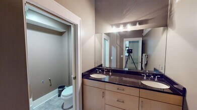 417 Vine St in Cincinnati, OH - Building Photo - Building Photo