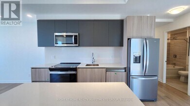 3100 Keele St in Toronto, ON - Building Photo - Building Photo