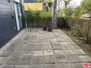 320 Indiana Ave in Los Angeles, CA - Building Photo - Building Photo