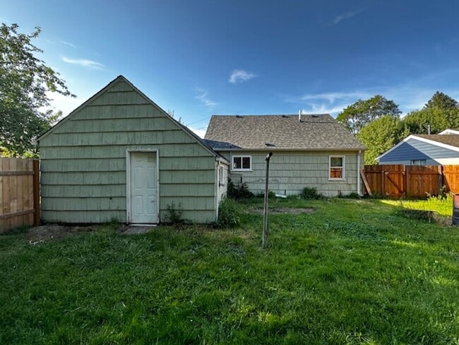 1934 SE 1st Ave