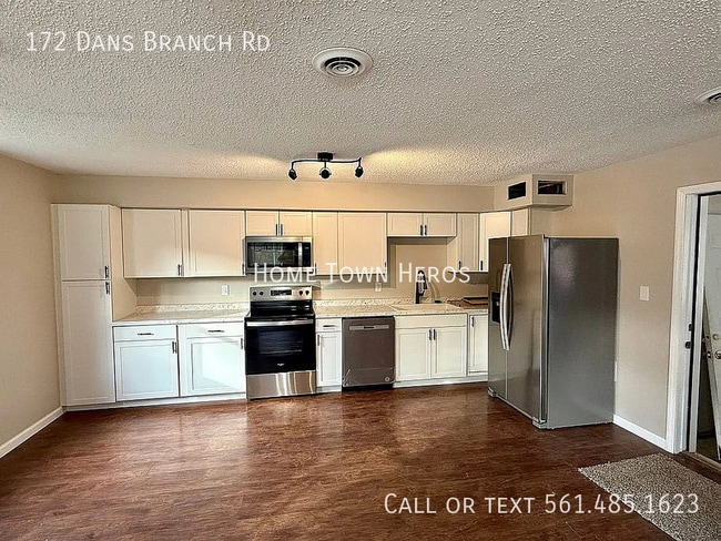 172 Dans Branch Rd in Williamson, WV - Building Photo - Building Photo