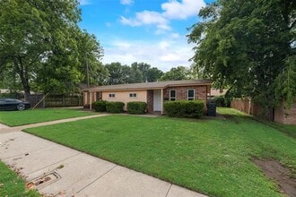 506 N Elm St in Arlington, TX - Building Photo - Building Photo