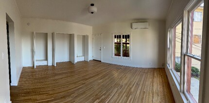 1086 W Kensington Rd in Los Angeles, CA - Foto de edificio - Building Photo