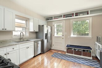 915 Indian Rd in Glenview, IL - Building Photo - Building Photo