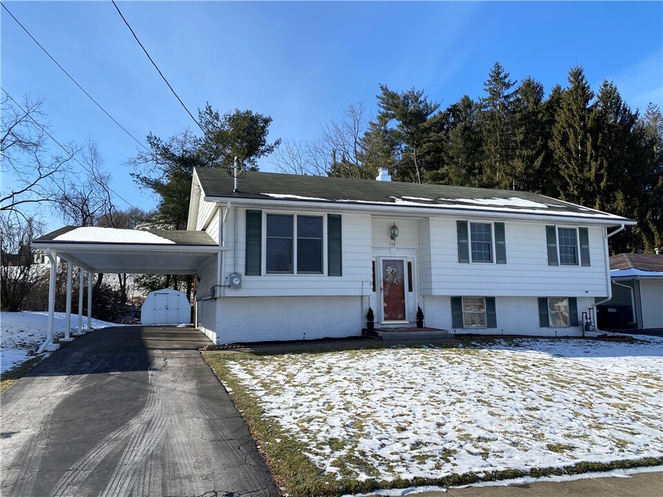 115 Aster Dr in Horseheads, NY - Building Photo