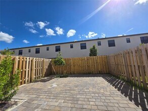 12884 SW 232nd Ln in Princeton, FL - Building Photo - Building Photo