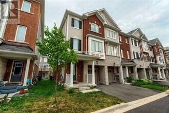 12 Rapids Ln in Hamilton, ON - Building Photo - Building Photo