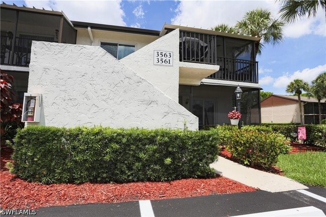3563 Antarctic Cir in Naples, FL - Building Photo - Building Photo