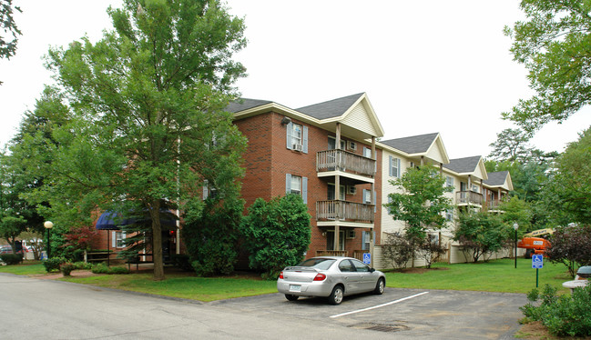 Prescott Place in Concord, NH - Building Photo - Building Photo