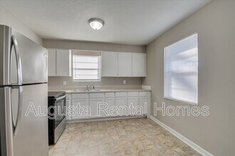 329 Verdery Dr in Belvedere, SC - Building Photo - Building Photo