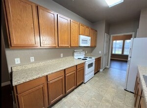 2117 4th St in Port Neches, TX - Building Photo - Building Photo