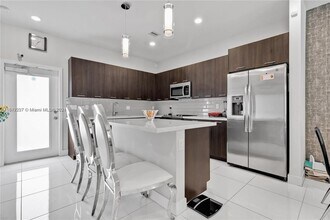 4745 NW 84th Ct in Doral, FL - Building Photo - Building Photo