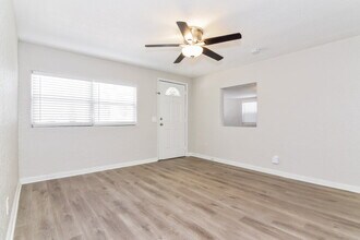 1809 E Sitka St in Tampa, FL - Building Photo - Building Photo