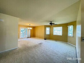 2403 Elmhurst Pl in Longmont, CO - Building Photo - Building Photo