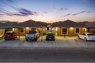2616 Larkspur Ave, Unit 2BR-2BA Fully Furnished in Edinburg, TX - Foto de edificio - Building Photo