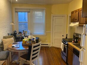 68 Myrtle St, Unit 4## in Boston, MA - Building Photo - Building Photo