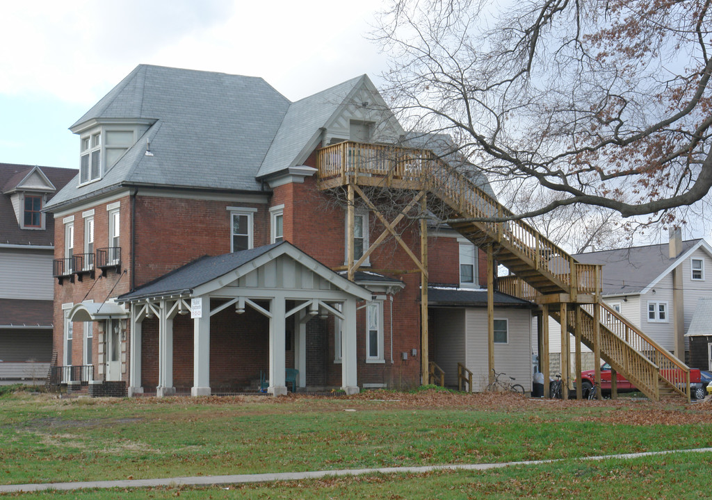 1242 4th St in Williamsport, PA - Building Photo