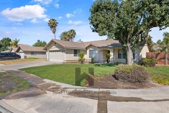 1796 Pyramid Ave in Tulare, CA - Building Photo - Building Photo