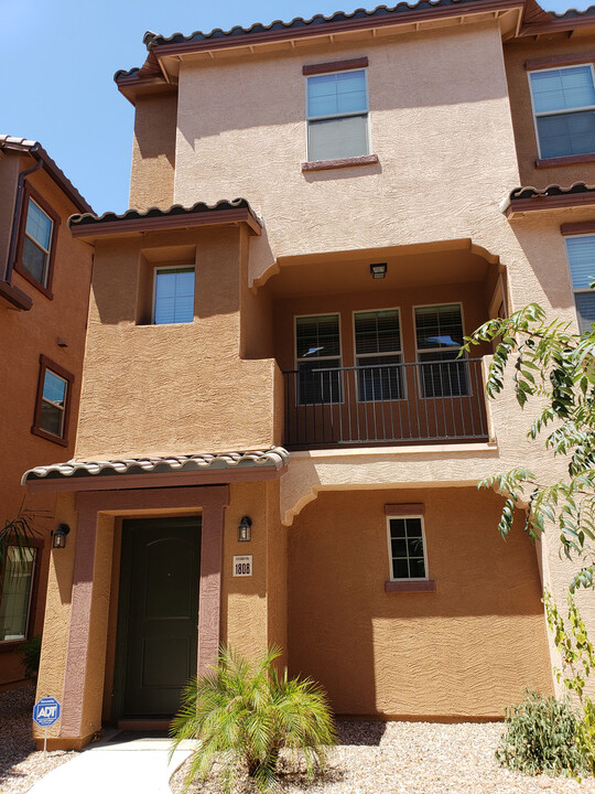 1808 N 77th Glen in Phoenix, AZ - Building Photo