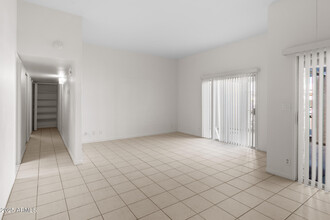 725 S Lebanon Ln in Tempe, AZ - Building Photo - Building Photo