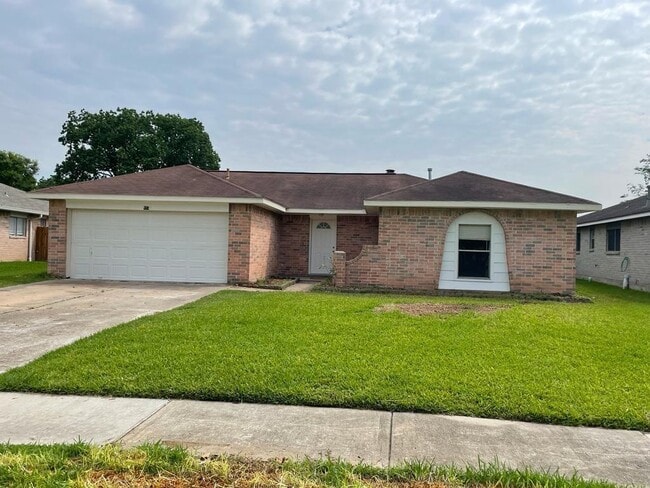 451 Oakdale Dr in Stafford, TX - Building Photo - Building Photo