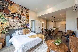 901-907 7 St N in Golden, BC - Building Photo - Building Photo