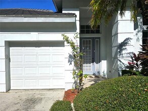 8427 Sailing Loop in Lakewood Ranch, FL - Foto de edificio - Building Photo