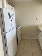 4222 Inverrary Blvd in Lauderhill, FL - Foto de edificio - Building Photo