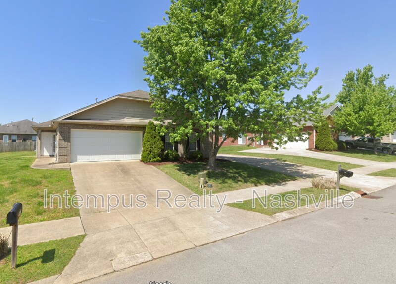 553 Rose Cottage Cir in Gallatin, TN - Building Photo