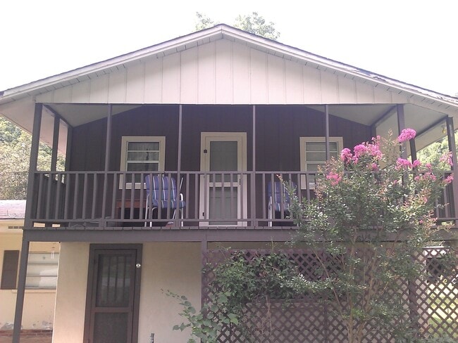 property at 415 S Painter Rd