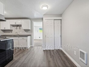 6814 N Richmond Ave in Portland, OR - Building Photo - Building Photo
